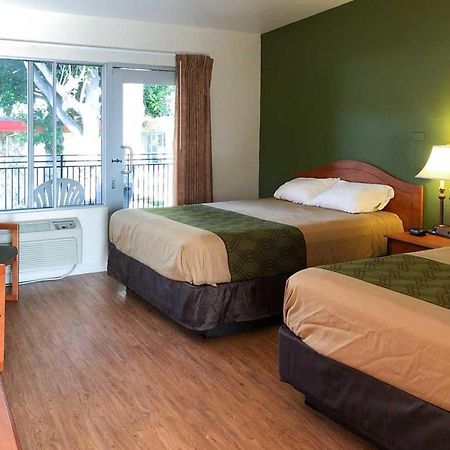 Garden Inn & Suites Oakland Airport Экстерьер фото