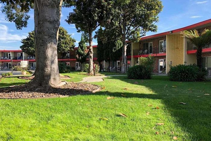 Garden Inn & Suites Oakland Airport Экстерьер фото